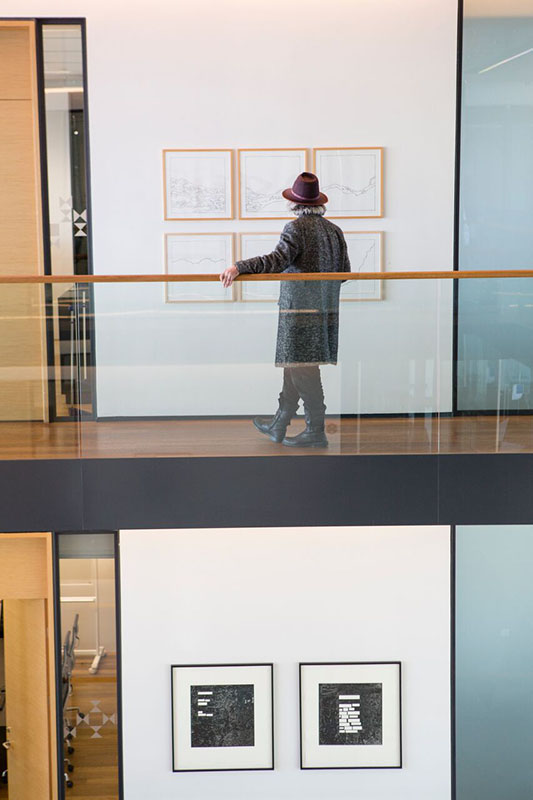 Opnun sýningar á verkum Kristins E. Hrafnssonar síðastliðinn laugardag - mynd