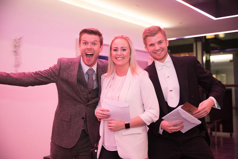 Eva Björk Björnsdóttir og veislustjórar kvöldsins, Jón Jósep Snæbjörnsson og Hörður Bjarkason / Mynd: OZZO Photography - mynd