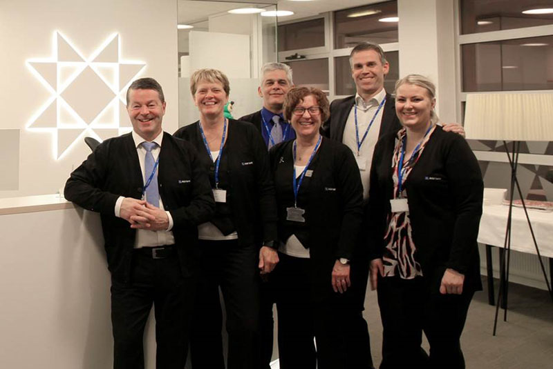 Starfsfólk Arion banka á Siglufirði sem tók á móti viðskiptavinum í morgun í hinu nýja útibúi við Túngötu 3. - mynd