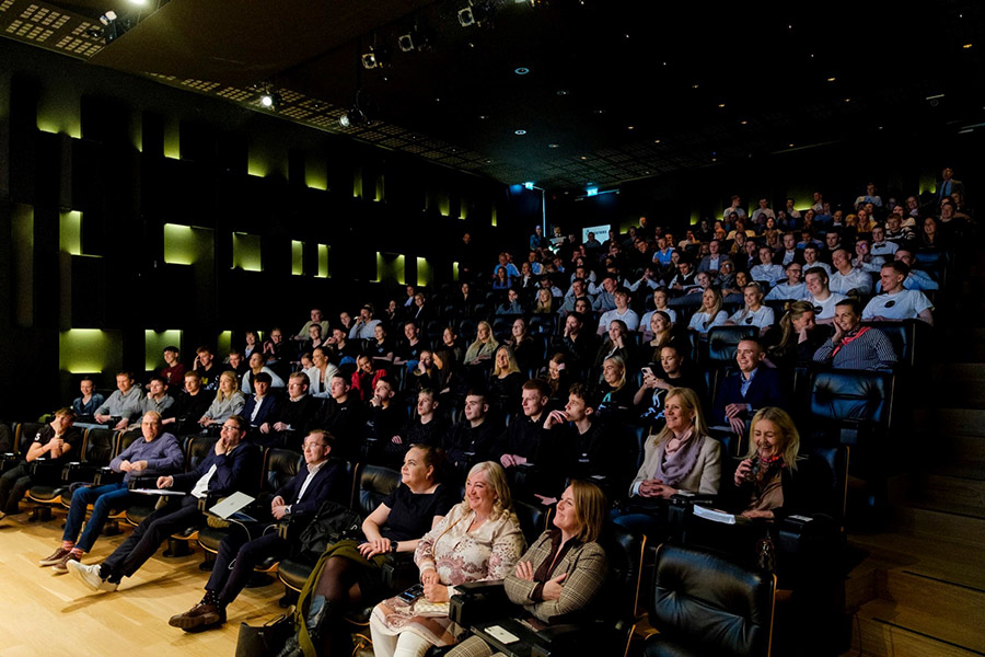 Fyrirtækið Haf vítamín frá Menntaskólanum við Sund var valið fyrirtæki ársins 2022 í Fyrirtækjasmiðju Ungra frumkvöðla - JA Iceland  - mynd